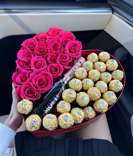 THE CLASSY EXTRAORDINARY FLOWER SUBSCRIPTION EXPERIENCE